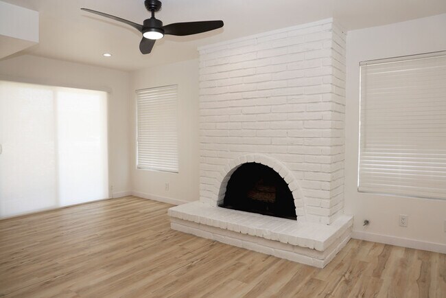 Building Photo - 504 35th St