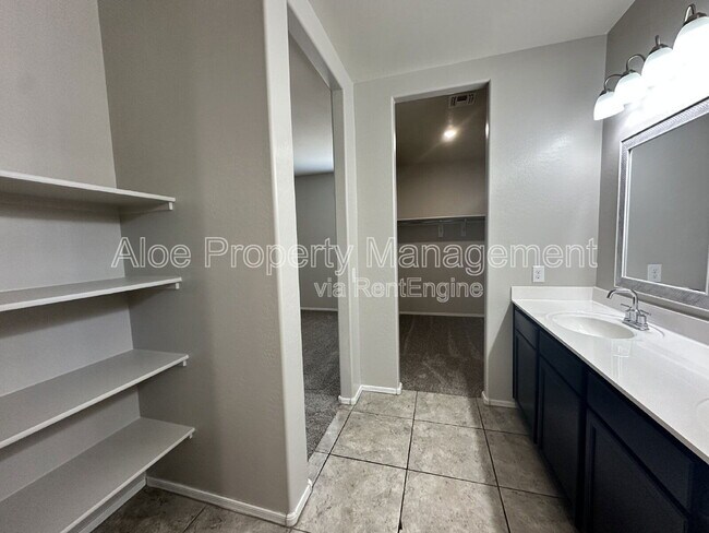 Building Photo - 3066 N Lainey Ln