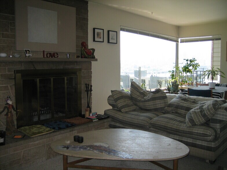 Building Photo - 1415 Taylor Ave N