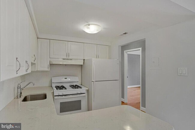 Building Photo - 2572 Riva Rd