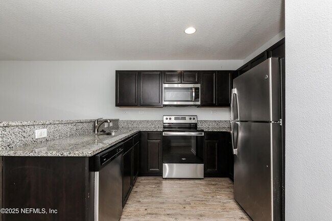 Building Photo - 530 Eiseman Wy
