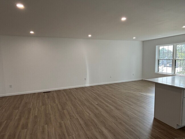 Building Photo - 38 Golden Hill St