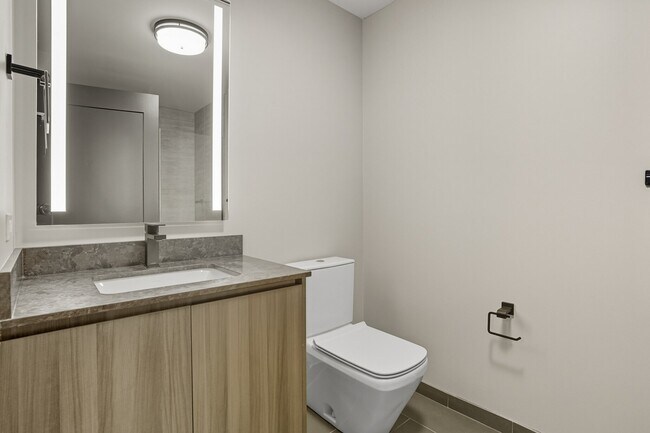 Building Photo - 42 N Sangamon St