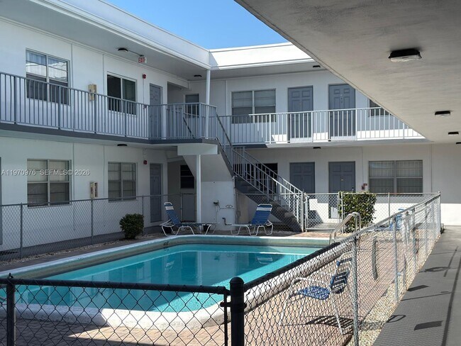 Building Photo - 30 SE 4th Ave