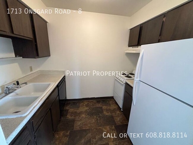 Building Photo - 2 bedroom/ 1 bath apartment in Madison, WI