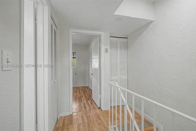 Building Photo - 6709 N Kendall Dr