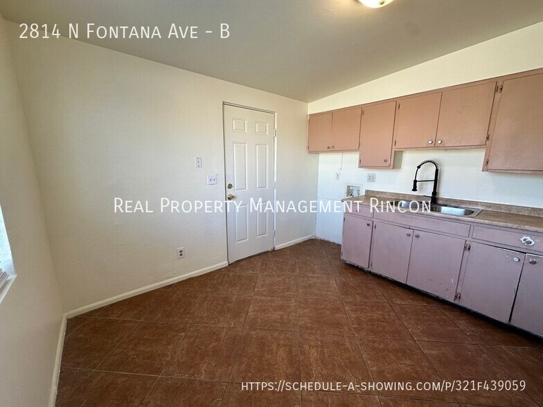 Building Photo - 2814 N Fontana Ave