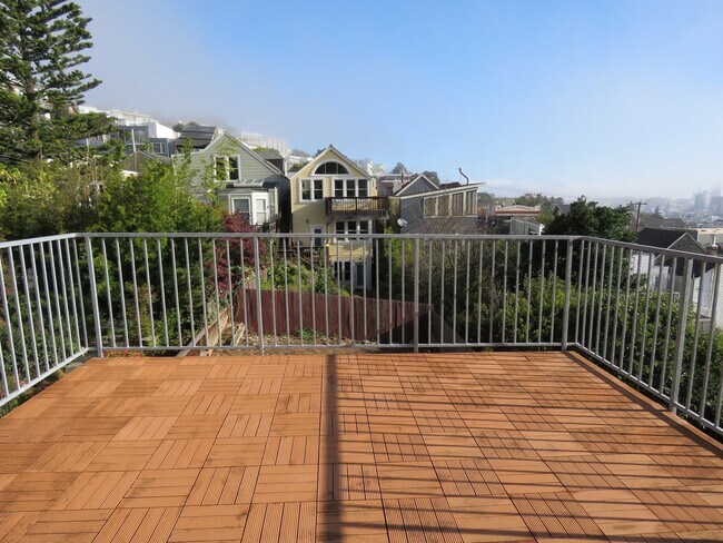 Building Photo - Updated Noe Valley House Available Now!