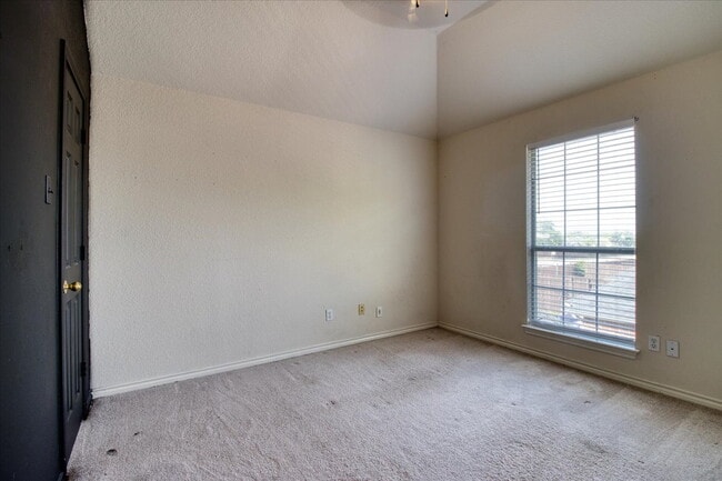 Building Photo - "Charming 4-Bedroom Home with 3 Full Baths...