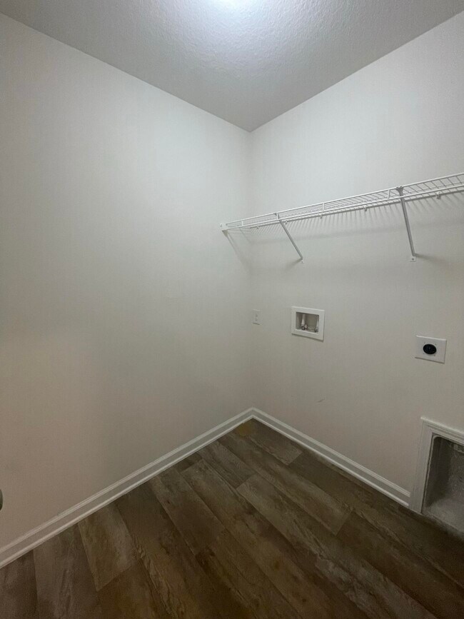 Building Photo - 924 Merganser Way