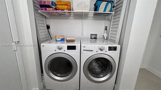 Building Photo - 19701 E Country Club Dr