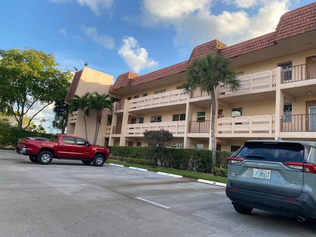 Primary Photo - 14721 Bonaire Blvd