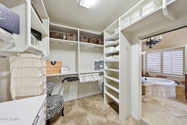 Building Photo - 7642 E Hartford Dr