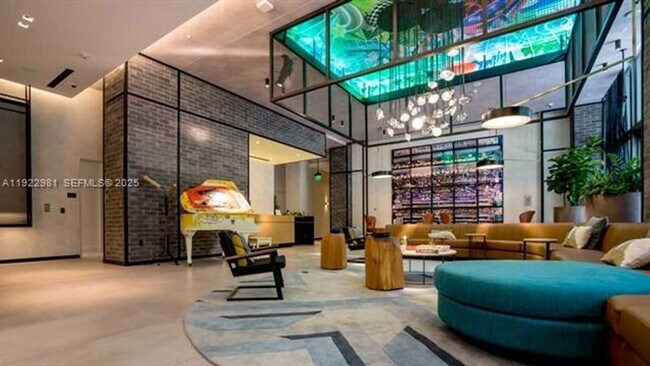 Building Photo - 121 NE 34th St