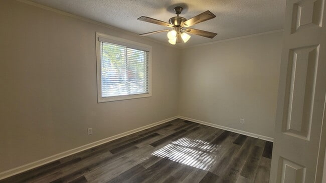 Building Photo - Adorable Sunset Hills Condo - 2BR/1ba