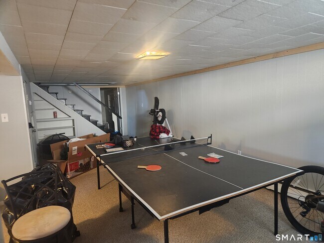 Building Photo - 134 Mountain Rd