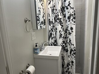 Building Photo - 40 Grove St