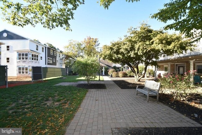 Building Photo - 124 High Pointe Dr