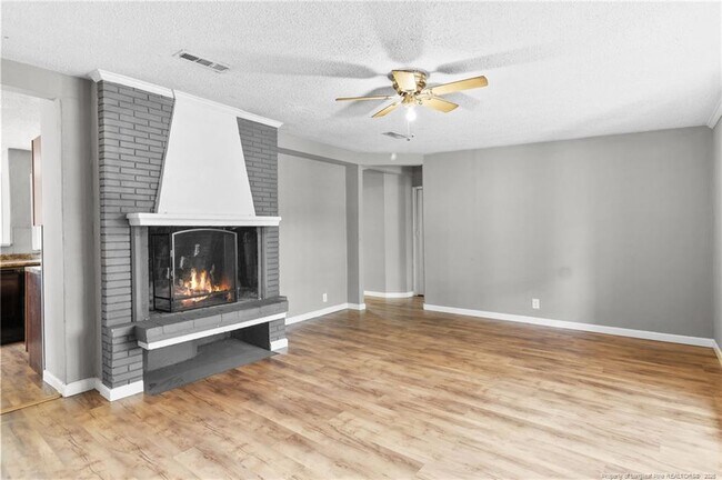 Building Photo - 1061 Bernadine St