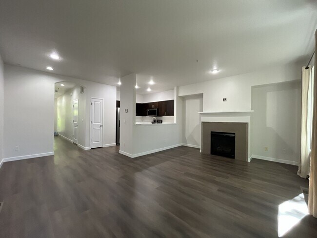 Building Photo - Beautifully Updated Bethany Townhome with Private Backyard and Modern Finishes