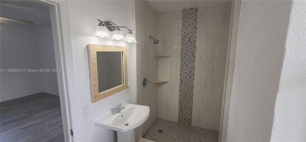 Building Photo - 200 NW 9th St