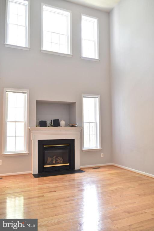 Building Photo - 20387 Fallsway Terrace
