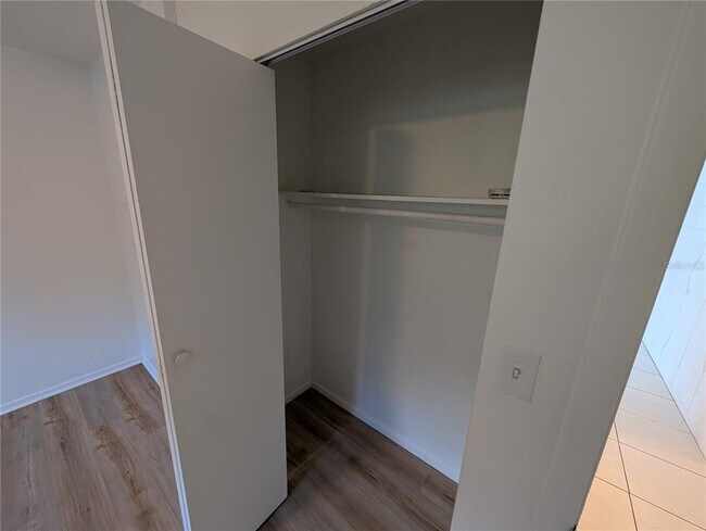 Building Photo - 27284 Sunnybrook Rd