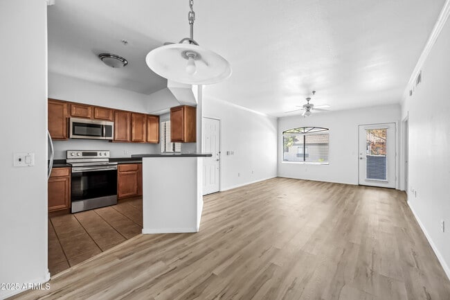 Building Photo - 15095 N Thompson Peak Pkwy