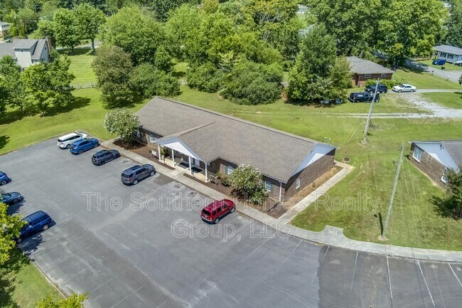 Building Photo - 305 Grady Rd