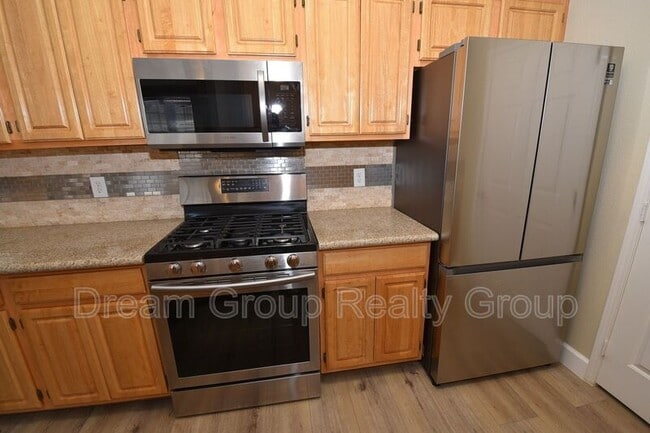 Building Photo - 8555 W Russell Rd