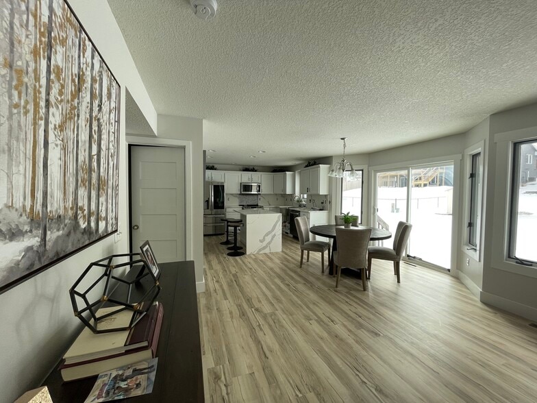 Building Photo - 5212 SE 31st St