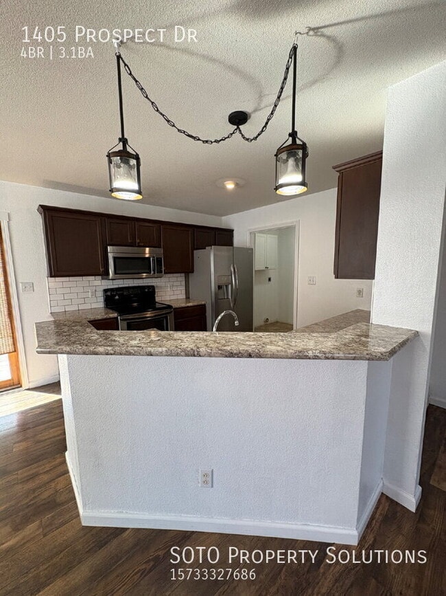 Building Photo - 1405 Prospect Dr