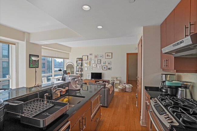 Building Photo - 440 Kent Ave