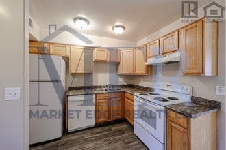 Building Photo - 3Bed/2.5Bath Townhouse at 24th St/Thomas! Move-In ready on 05/07/2026! -- NO HOA!