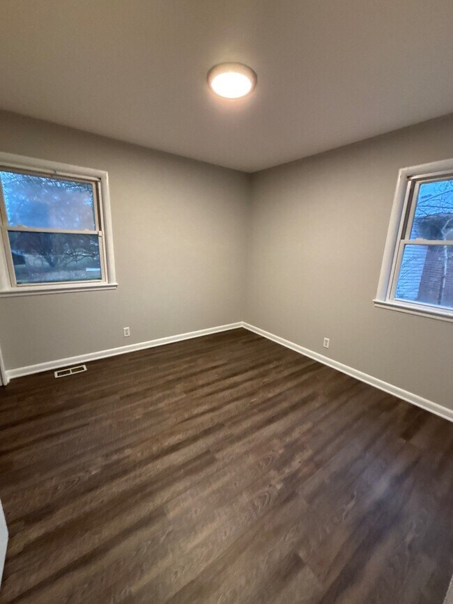 Building Photo - 3823 Manner Dale Dr