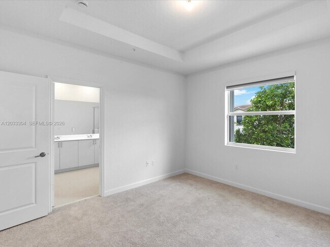 Building Photo - 106 SW 184th Ave