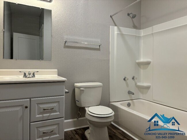 Building Photo - 912 S Abe St