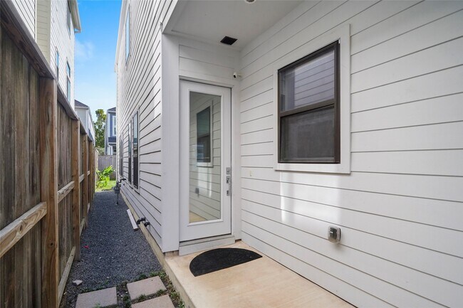 Building Photo - 4123 Eigel St