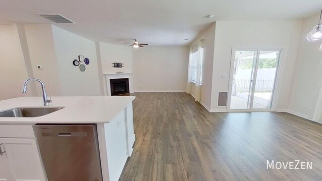 Building Photo - 1131 Staghorn Ave