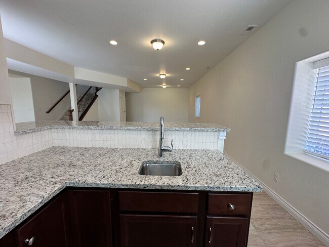 Building Photo - 6045 Griffin Dr