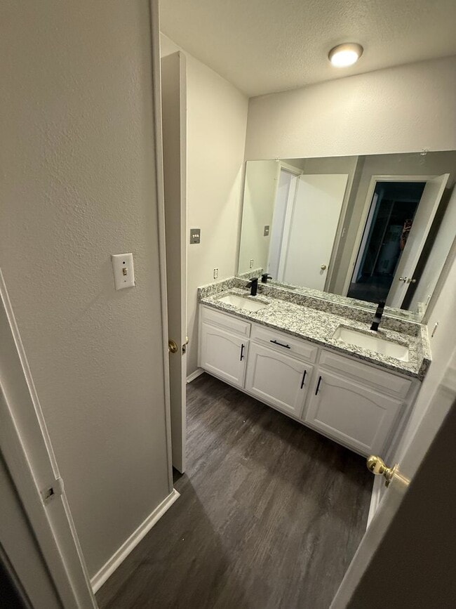 Building Photo - 7412 Lemonwood Ln