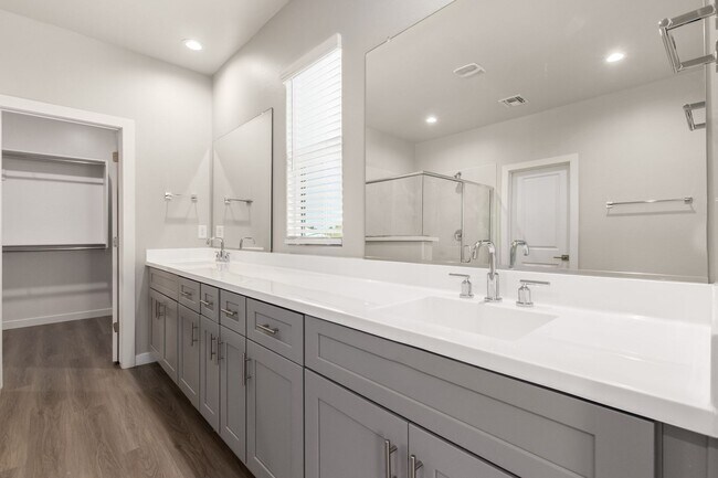 Building Photo - BEAUTIFUL PHOENIX HOME IN GATED COMMUNITY!