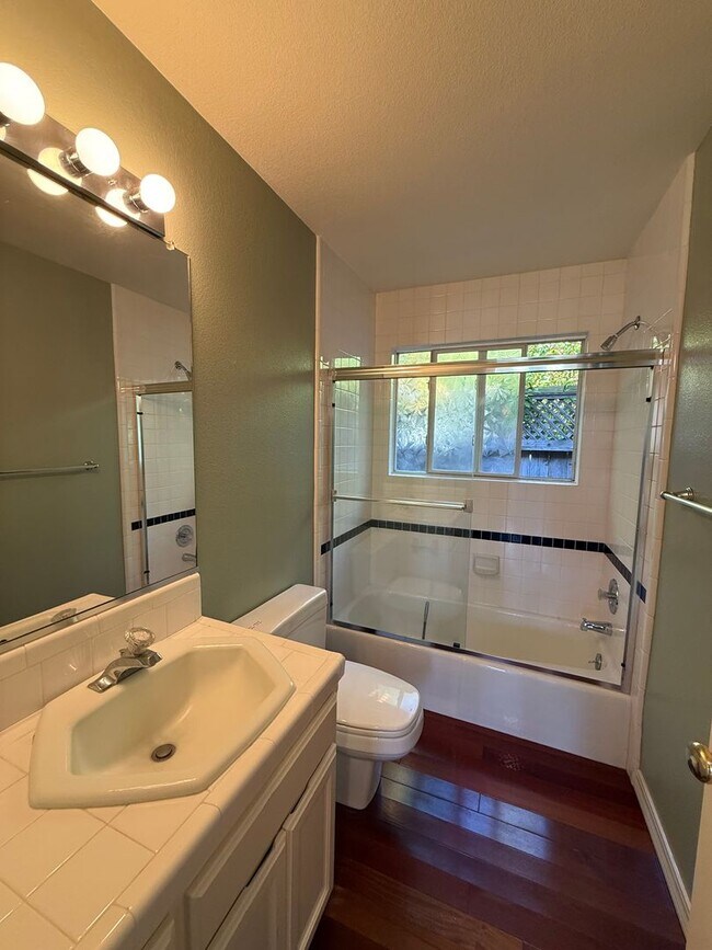 Building Photo - Experience the perfect blend of comfort, s...