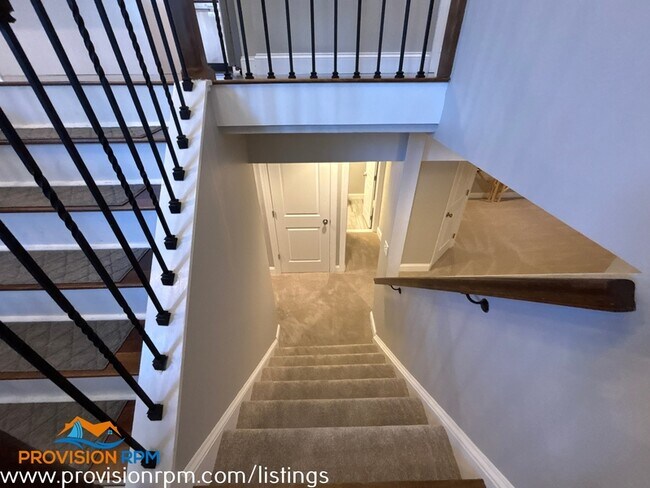 Building Photo - 625 Edwards Rd