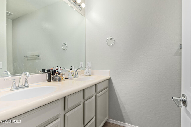Building Photo - 2661 S Sulley Dr