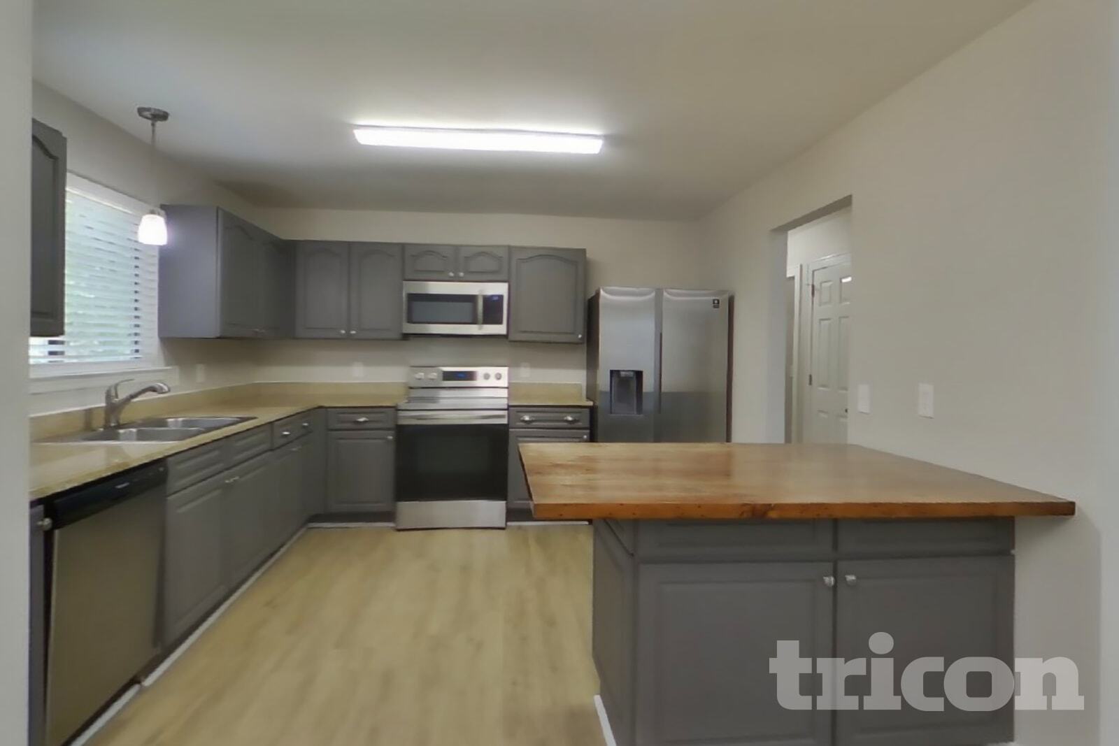 Building Photo - 2405 Ravine Dr