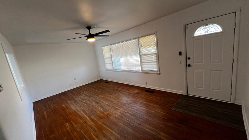 Building Photo - 1608 Glennen Dr