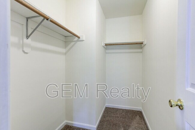 Building Photo - 15617 Mockingbird Ln