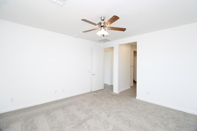 Building Photo - 16067 W El Cortez Pl