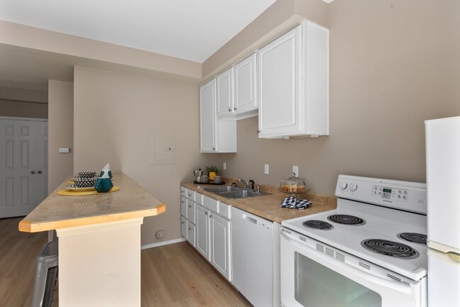 Building Photo - 9731 26th Ave SW